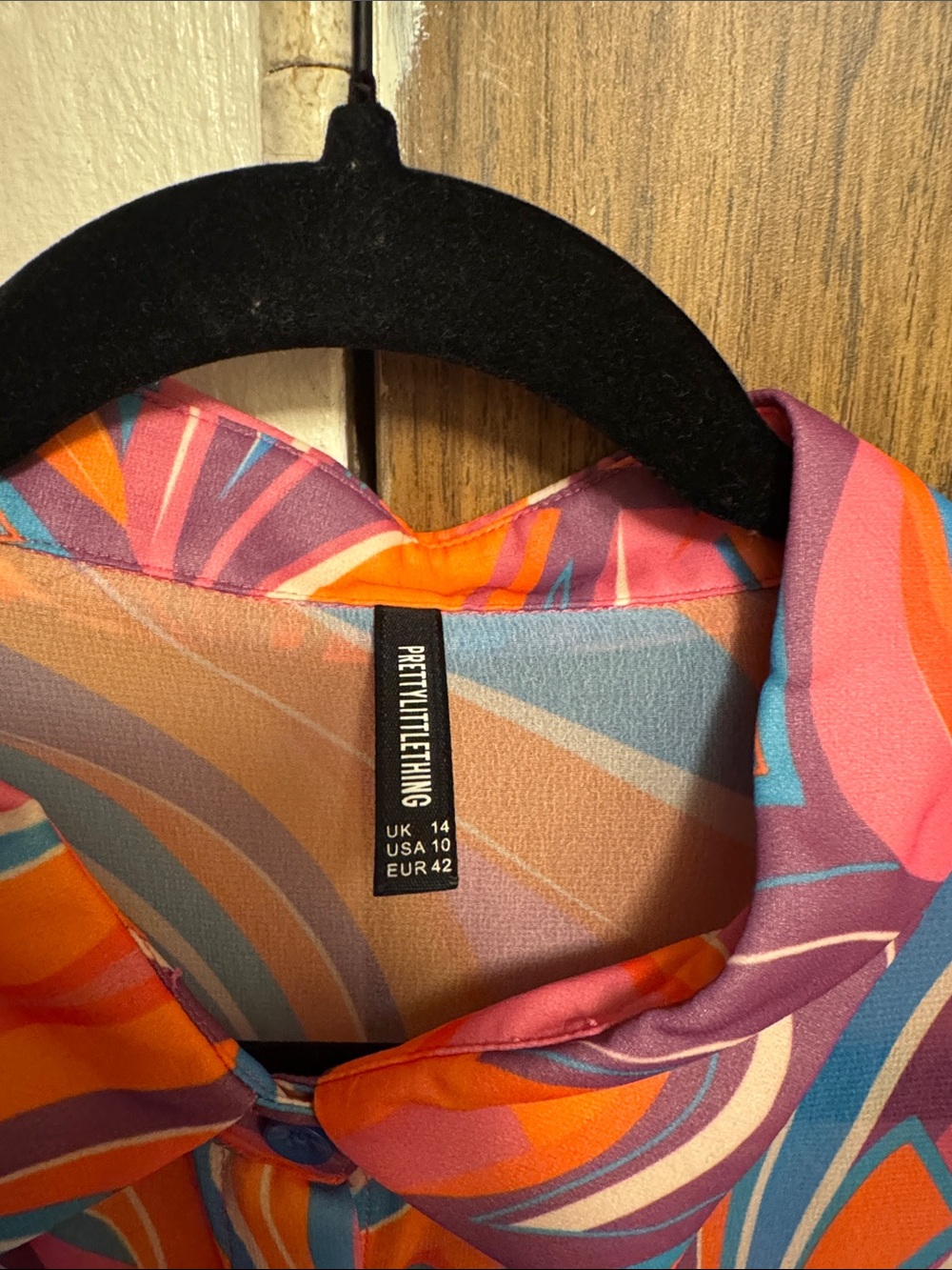 PrettyLittleThing Button Down - Picture 2 of 4